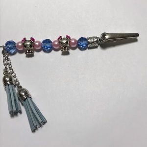 Handmade Stitch roach clip